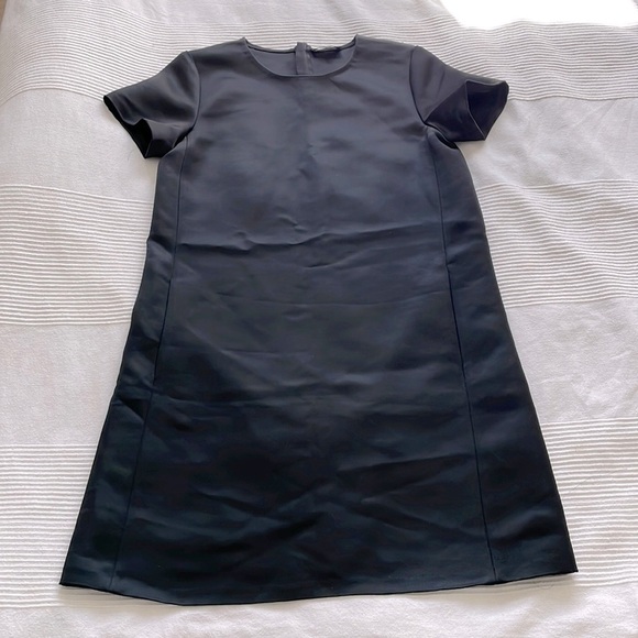 ARITZIA Babaton Black Crew Neck Shift Dress Size 2 - Picture 1 of 9